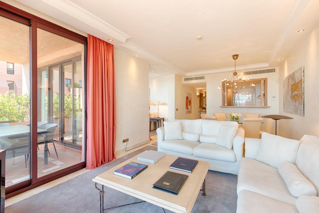 Bahia Beach Apartments Estepona Dış mekan fotoğraf