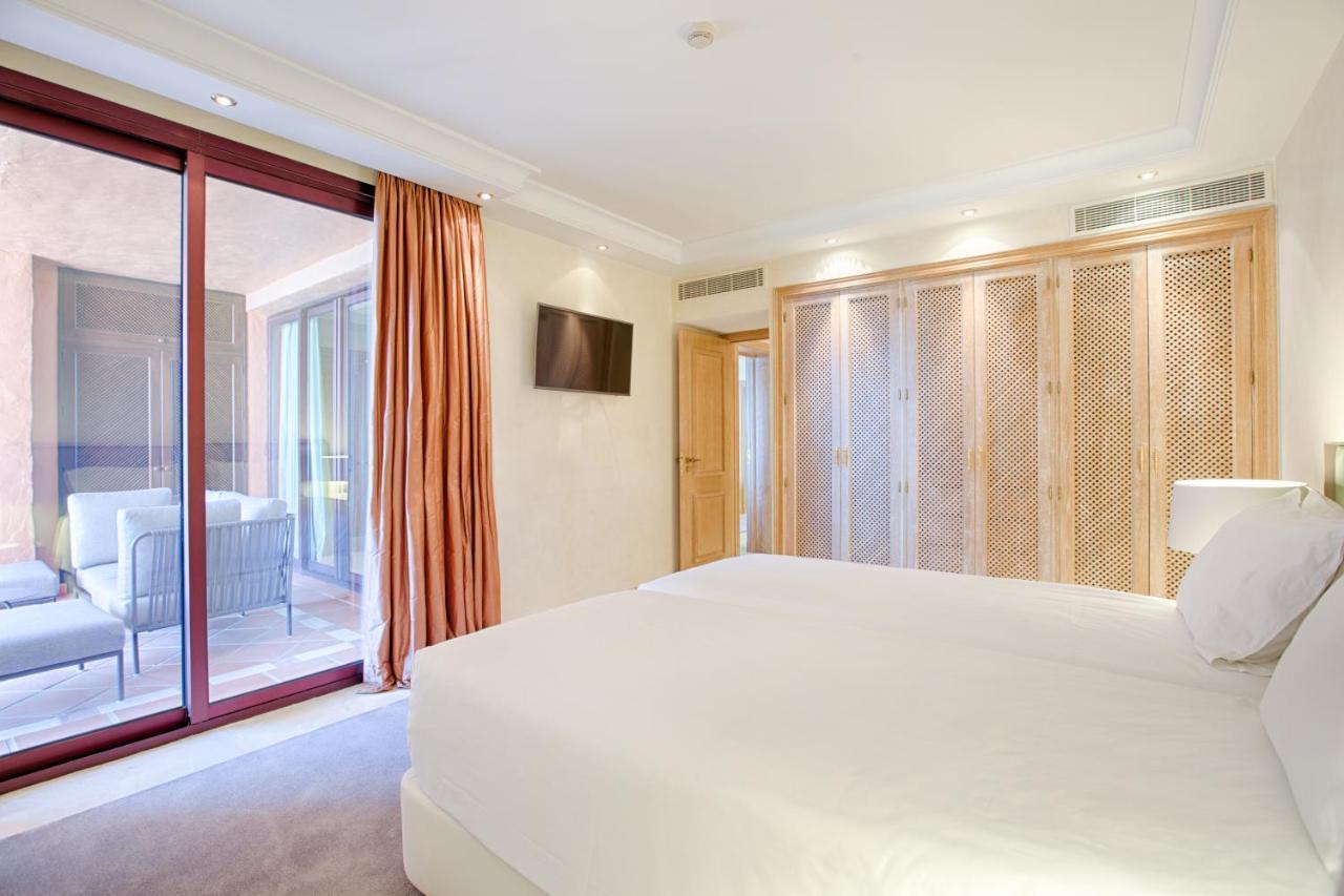 Bahia Beach Apartments Estepona Dış mekan fotoğraf