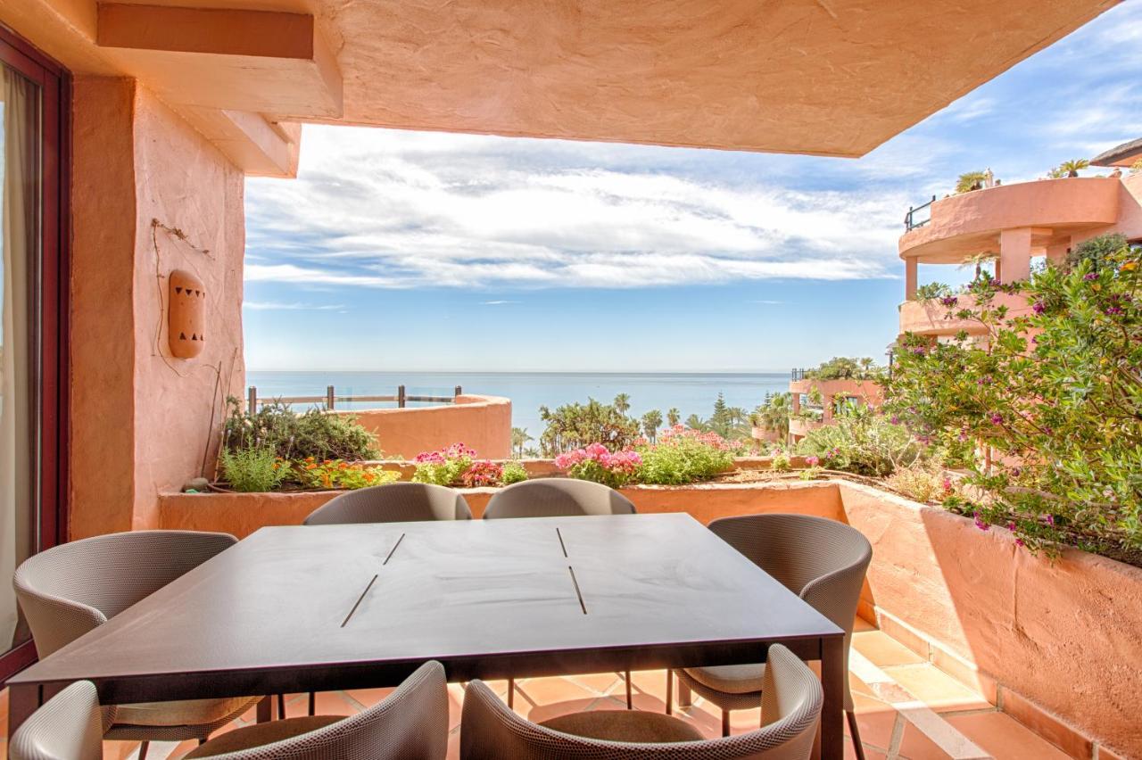 Bahia Beach Apartments Estepona Dış mekan fotoğraf
