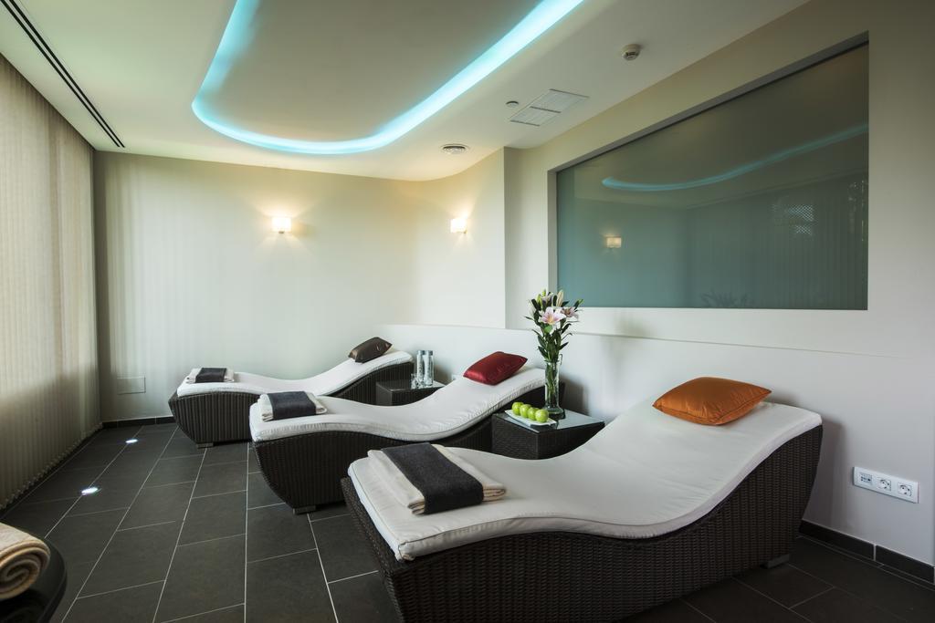 Bahia Beach Apartments Estepona Dış mekan fotoğraf