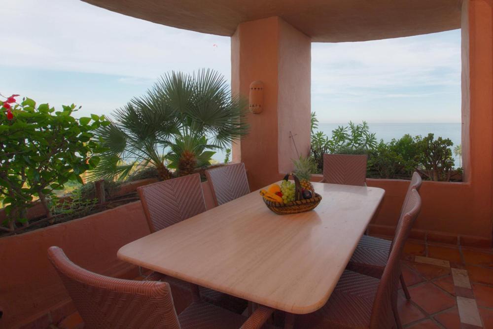 Bahia Beach Apartments Estepona Dış mekan fotoğraf