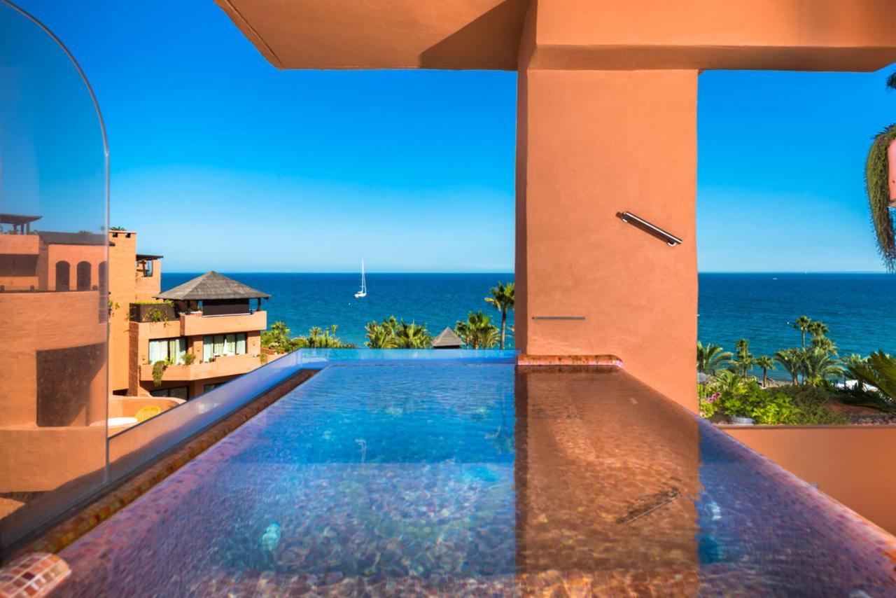 Bahia Beach Apartments Estepona Dış mekan fotoğraf