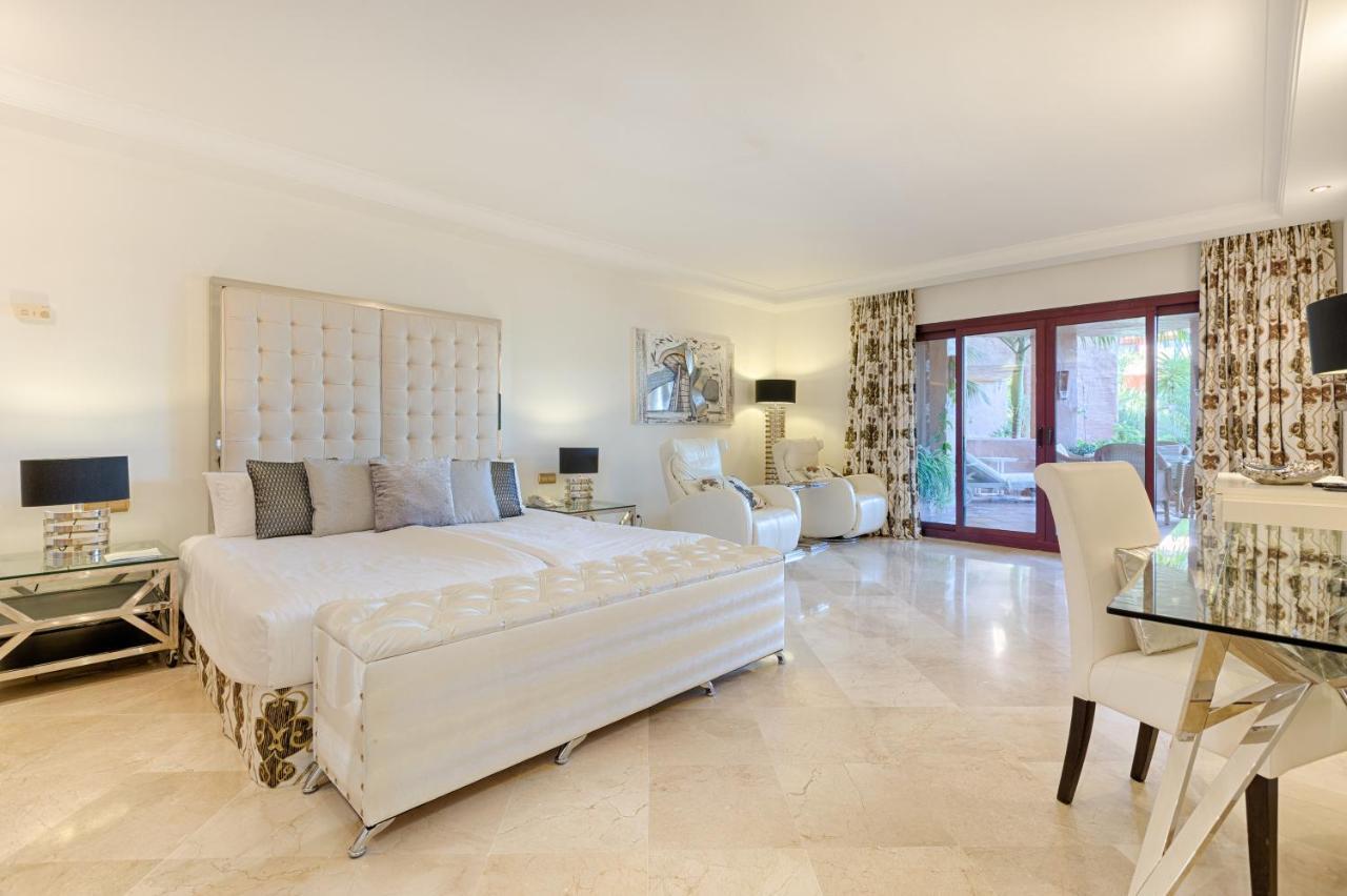 Bahia Beach Apartments Estepona Dış mekan fotoğraf