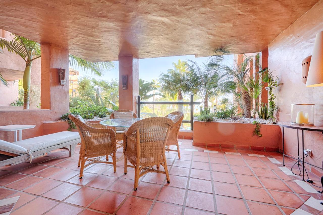 Bahia Beach Apartments Estepona Dış mekan fotoğraf